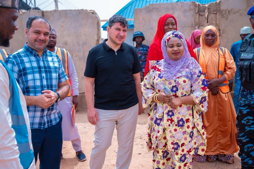 Bilkisu Nasir and humanitarian partners during a community field visit